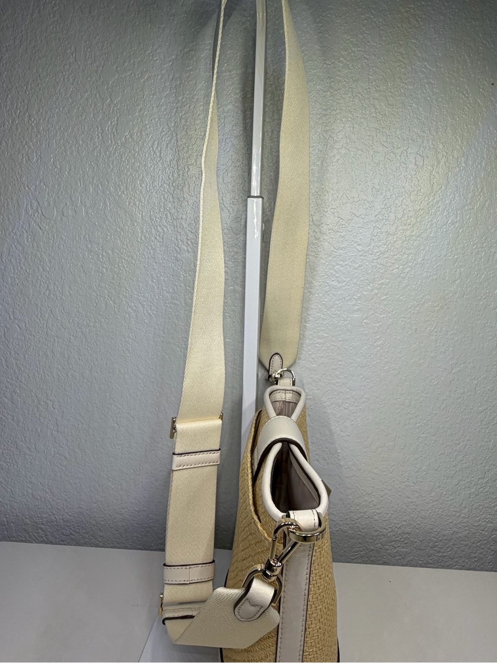 KATE SPADE STRAW BUCKET CROSSBODY BAG - Picture 6 of 13